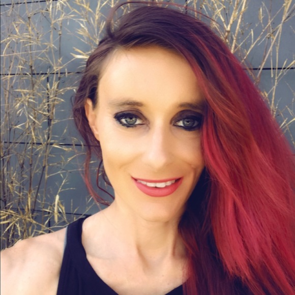 Meet your Posher, Jessica - Picture 1 of 1